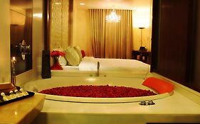 Hotel Aura - New Delhi Railway Station